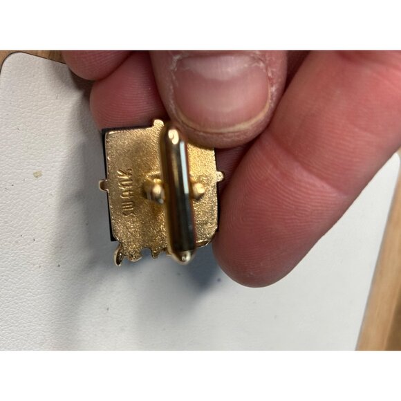 Vintage SWANK Gold Tone Cufflinks With Black Square Stone Accents Elegant Design - Picture 6 of 7